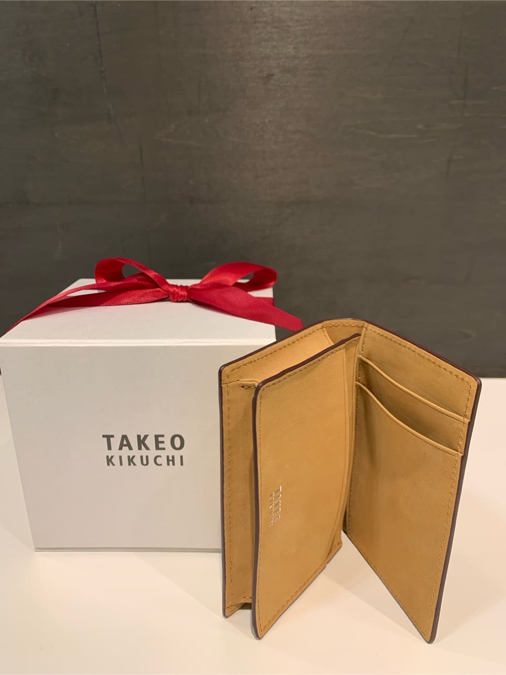 木村剛さんの「TAKEO KIKUCHI｜【ソフト＆ナチュラル】ミニメッシュ レザー 名刺入れ」を使ったコーディネート