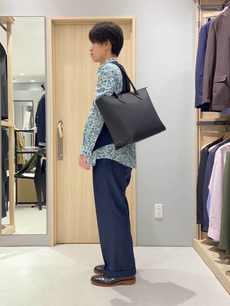 わいずみさんの「TAKEO KIKUCHI｜【Three by Three】シャイニーシャークピンヘッド ベスト / 3ピース対応」を使ったコーディネート