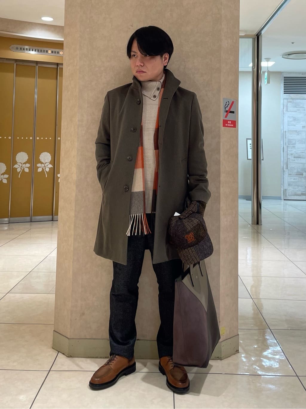 Suehiroさんの「TAKEO KIKUCHI｜【ウールカシミヤブレンド】ビーバー調 スタンドカラー コート」を使ったコーディネート
