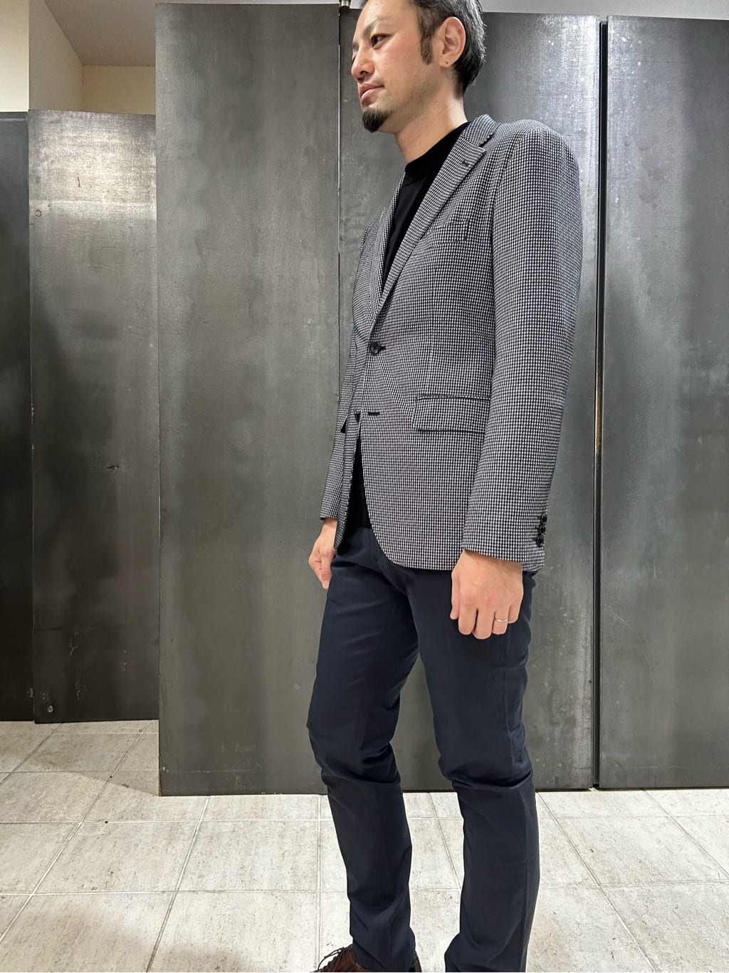 coheyさんの「TAKEO KIKUCHI｜【全7サイズ&times;8色展開！】トップマルチヘリンボン パンツ」を使ったコーディネート