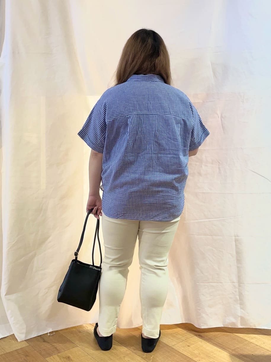 Risaさんの「SHOO･LA･RUE｜【SS-3L/無理せずスリム】 ぐんぐん伸びる イージーテーパードパンツ」を使ったコーディネート