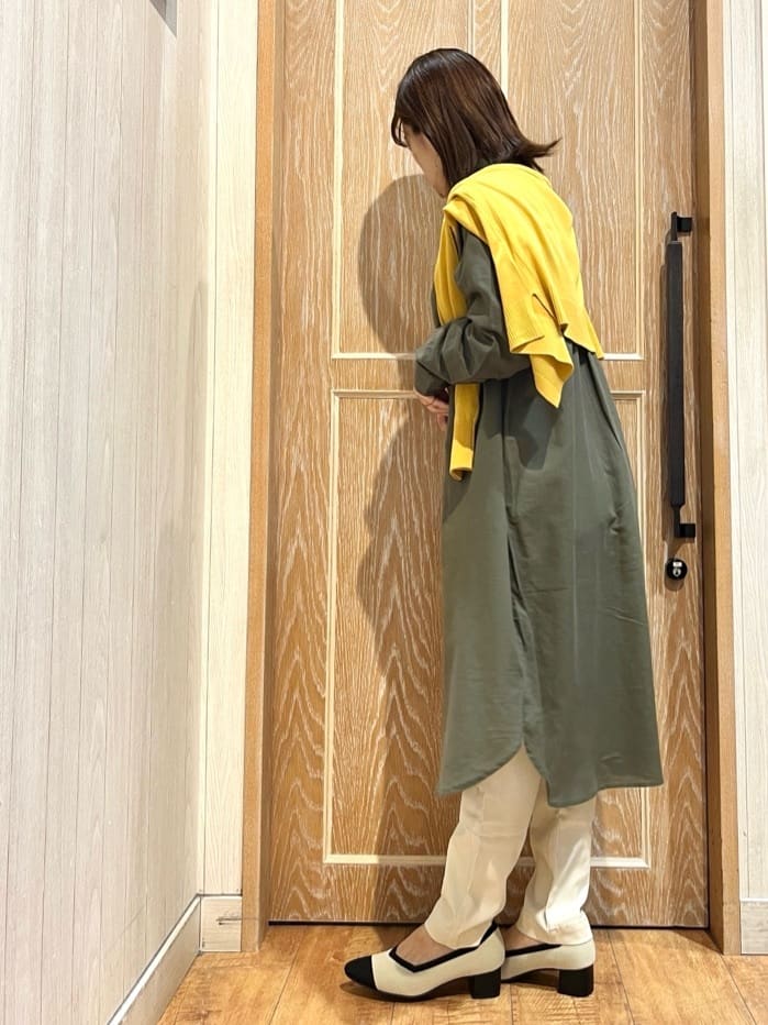 meiさんの「SHOO･LA･RUE｜【SS-3L/無理せずスリム】 ぐんぐん伸びる イージーテーパードパンツ」を使ったコーディネート