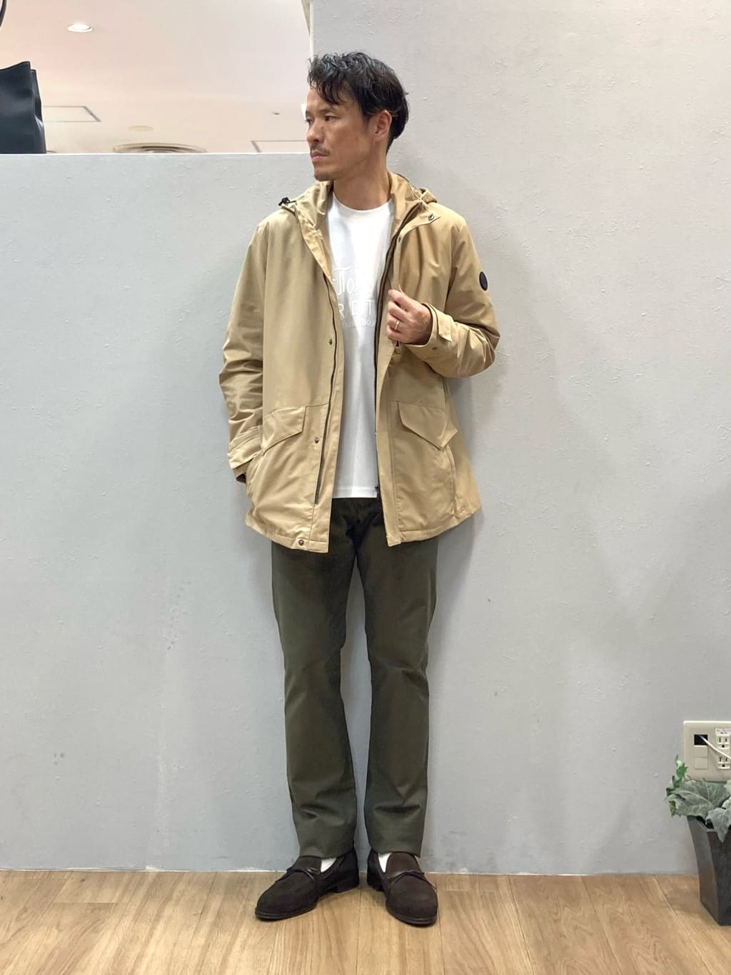 シュンさんの「TAKEO KIKUCHI｜【全7サイズ&times;8色展開！】トップマルチヘリンボン パンツ」を使ったコーディネート