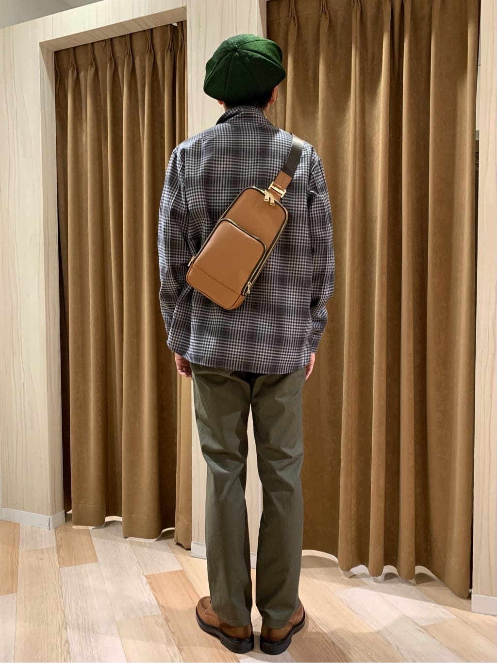 蒲谷祐太さんの「TAKEO KIKUCHI｜【全7サイズ&times;8色展開！】トップマルチヘリンボン パンツ」を使ったコーディネート