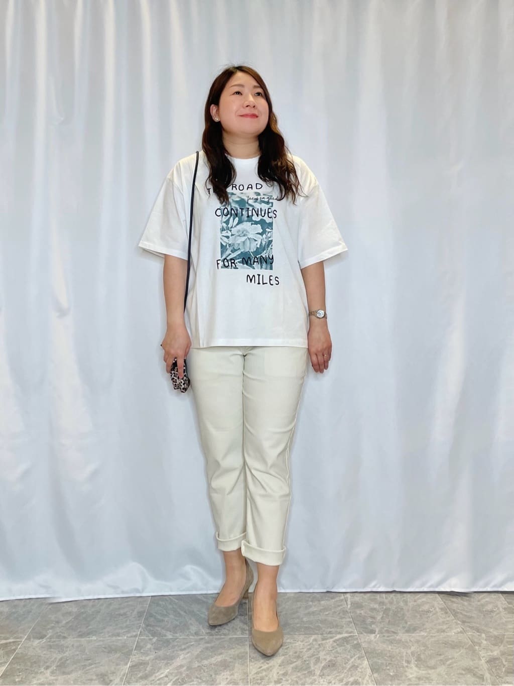 Ayaさんの「SHOO･LA･RUE｜【SS-3L/無理せずスリム】 ぐんぐん伸びる イージーテーパードパンツ」を使ったコーディネート