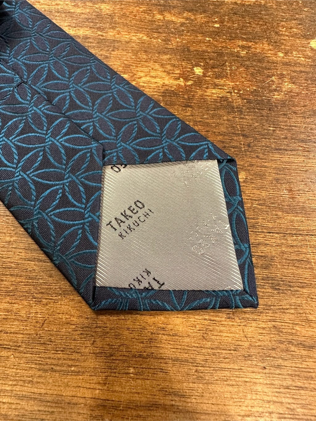 Uさんの「TAKEO KIKUCHI｜【Made in JAPAN】ブロード レギュラーカラー ドレスシャツ」を使ったコーディネート