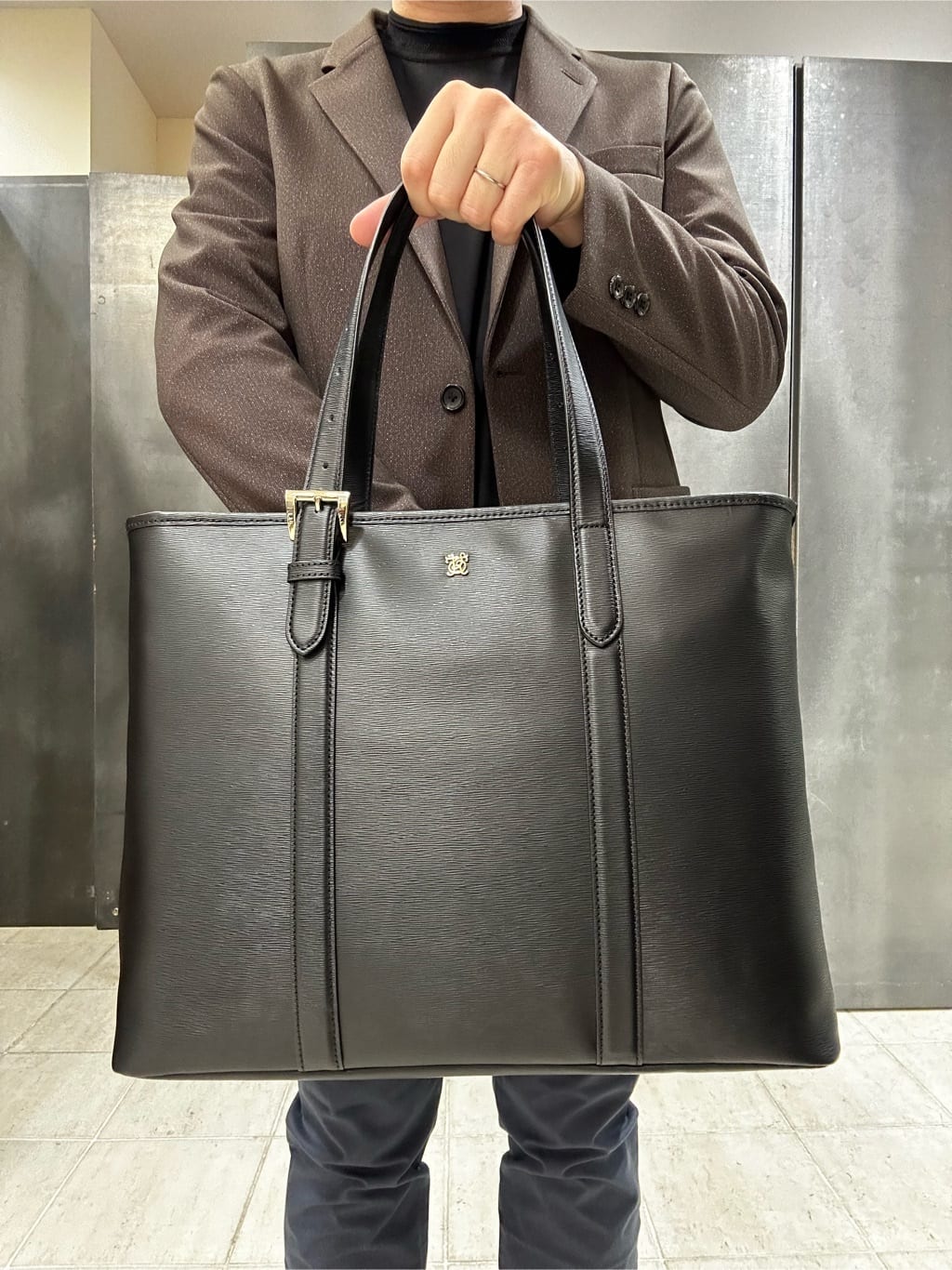 coheyさんの「TAKEO KIKUCHI｜【全7サイズ&times;8色展開！】トップマルチヘリンボン パンツ」を使ったコーディネート