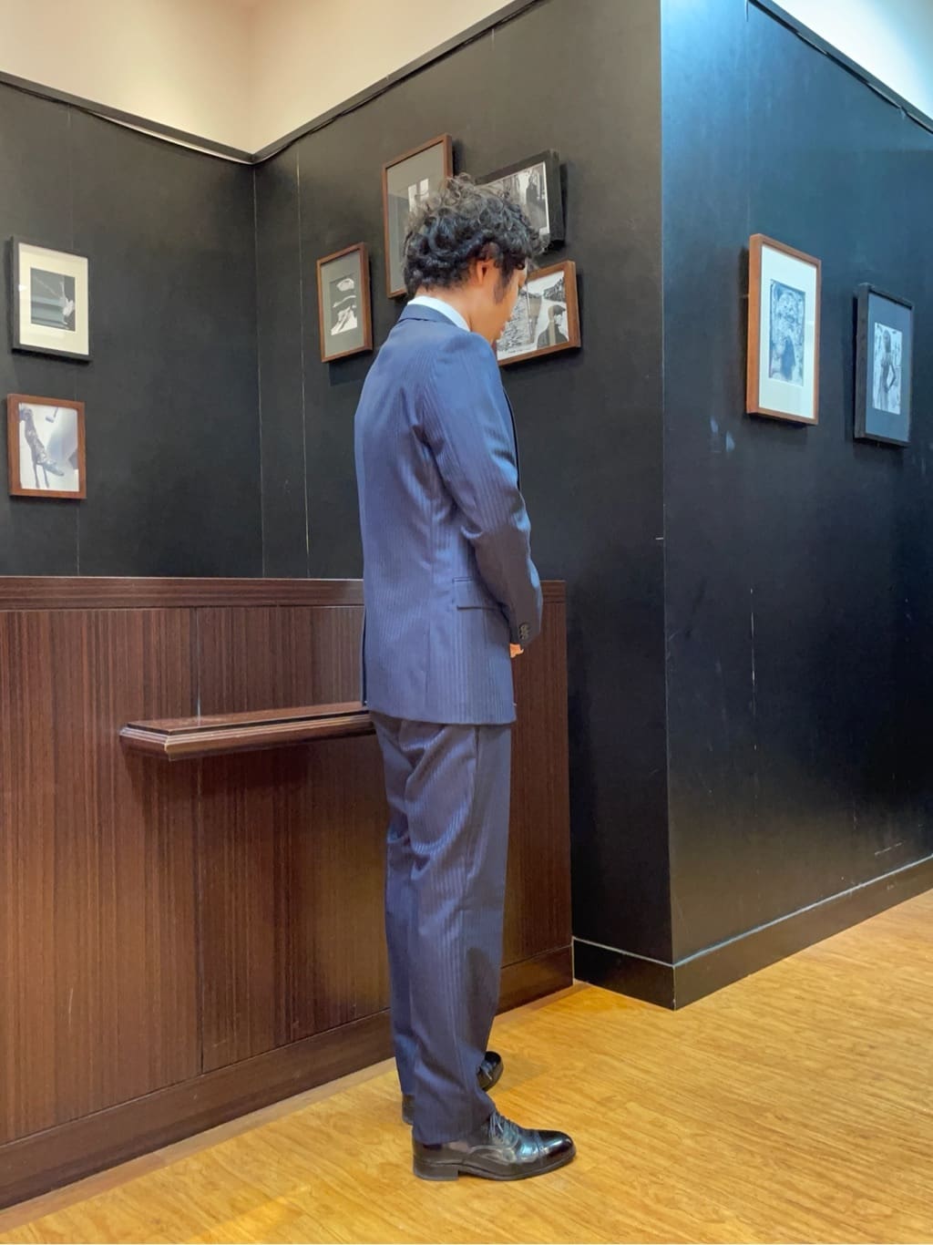 KEIさんの「TAKEO KIKUCHI｜【ナローモデル】シャイニー ヘリンボン ストライプ スーツ/3ピース対応可」を使ったコーディネート
