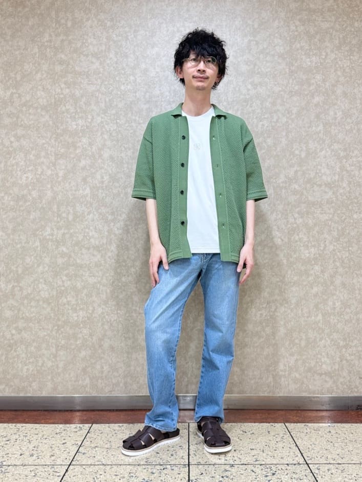 よっしーさんの「TAKEO KIKUCHI｜【刺繍ロゴT】スムース ワンポイント Tシャツ」を使ったコーディネート
