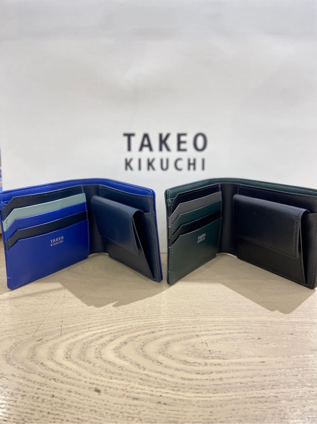 わいずみさんの「TAKEO KIKUCHI｜配色型押しレザー 2つ折り財布」を使ったコーディネート