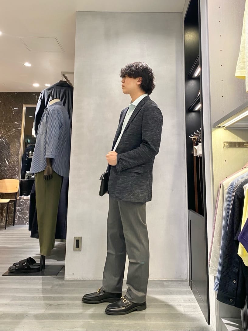 nishiさんの「TAKEO KIKUCHI｜【オフィスカジュアル対応】ドレス チノパンツ」を使ったコーディネート