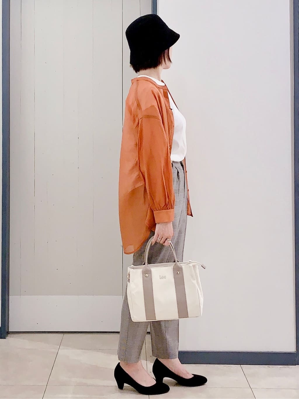 まぁさんさんの「grove｜【ふわっと心地よい足入れ】やわここち(R)Vカットパンプス」を使ったコーディネート
