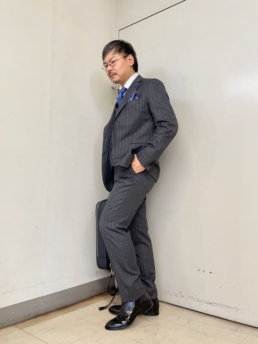 MAKOTO AIさんの「TAKEO KIKUCHI｜フォーマルチーフ」を使ったコーディネート