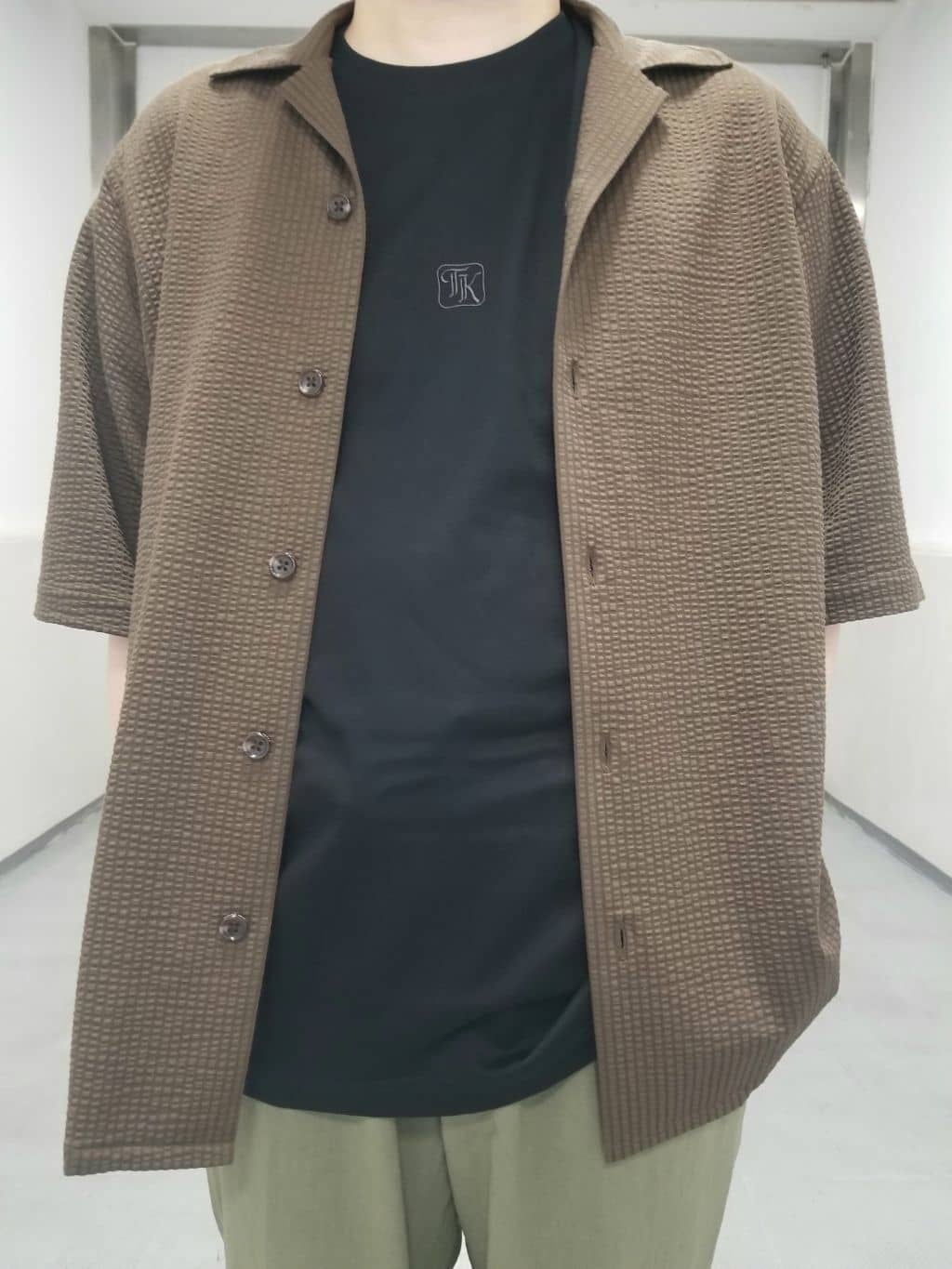 ヨーダさんの「TAKEO KIKUCHI｜【刺繍ロゴT】スムース ワンポイント Tシャツ」を使ったコーディネート
