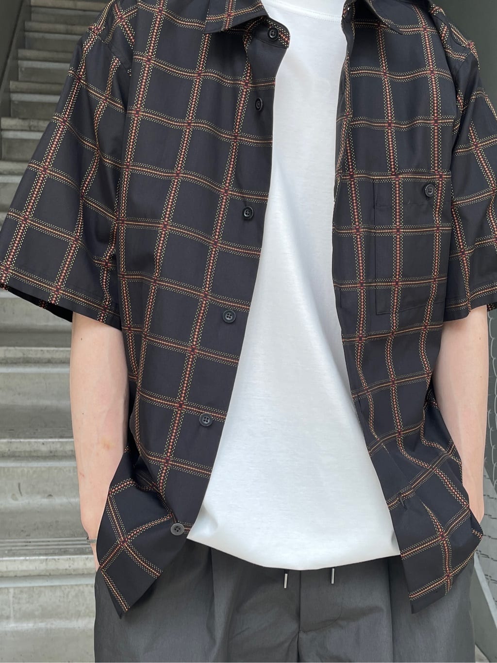 Shintaroさんの「TAKEO KIKUCHI｜【抗菌防臭／5サイズ展開】ハイゲージポンチ Tシャツ」を使ったコーディネート