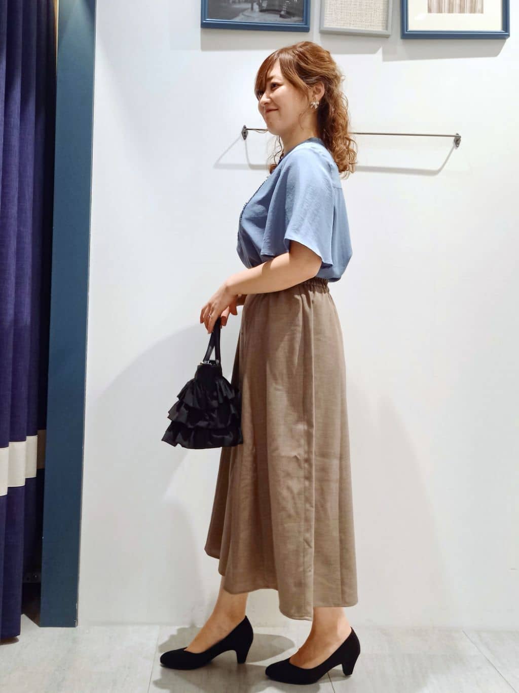miiさんの「grove｜【ふわっと心地よい足入れ】やわここち(R)Vカットパンプス」を使ったコーディネート