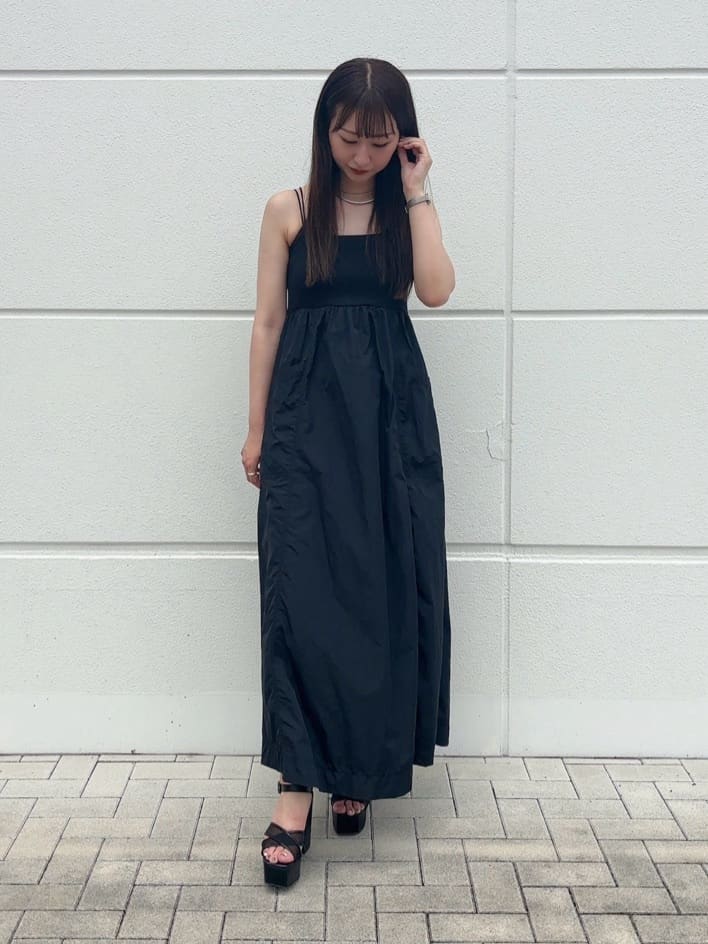 RINAさんの「ESPERANZA｜◆【ラク盛り／サンダル】リピーター続出／脚長美脚　ラク盛り厚底サンダル　24年Ver」を使ったコーディネート