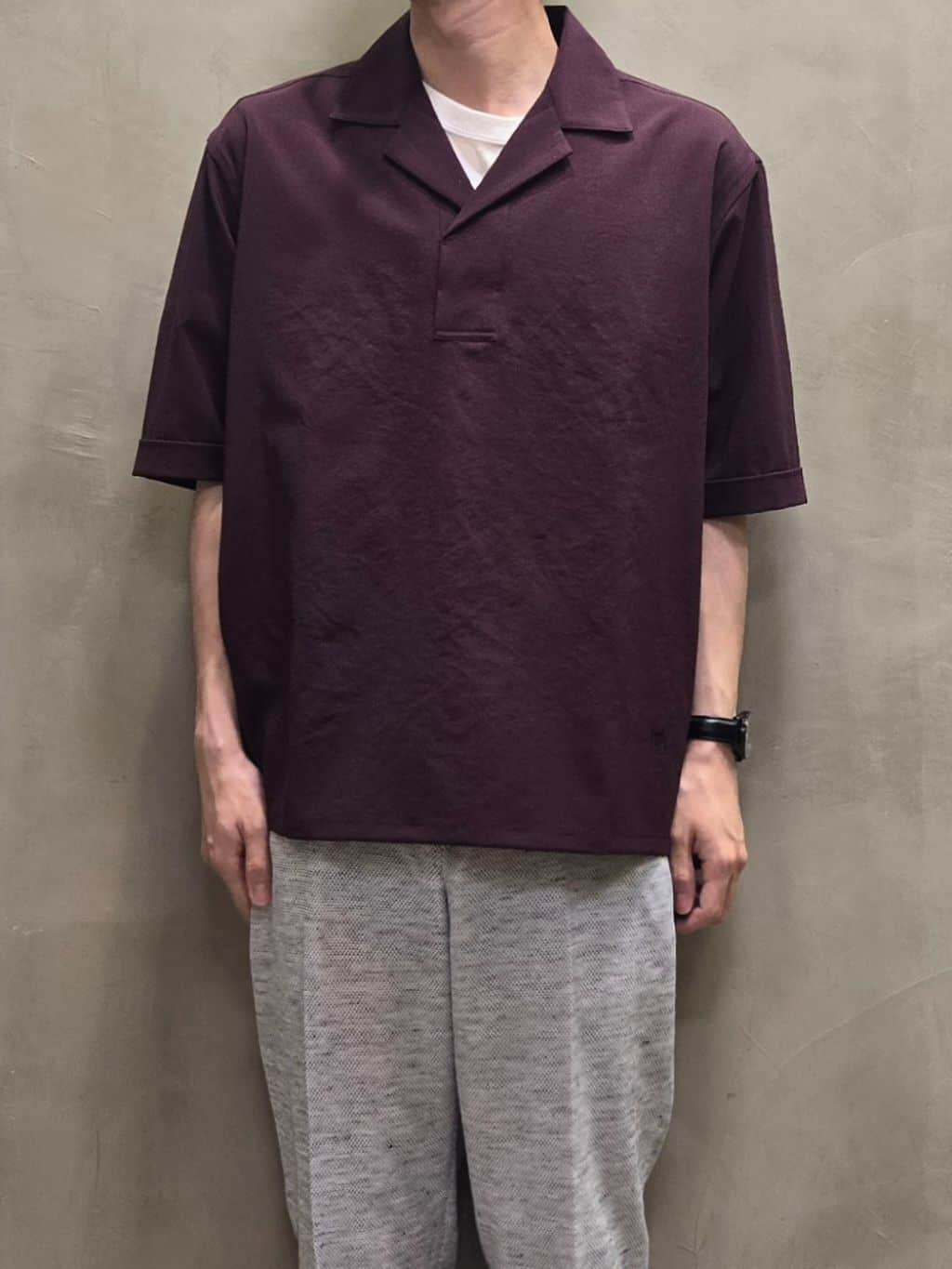 白木駆さんの「TAKEO KIKUCHI｜【尾州織】リネンブレンド メッシュパンツ」を使ったコーディネート