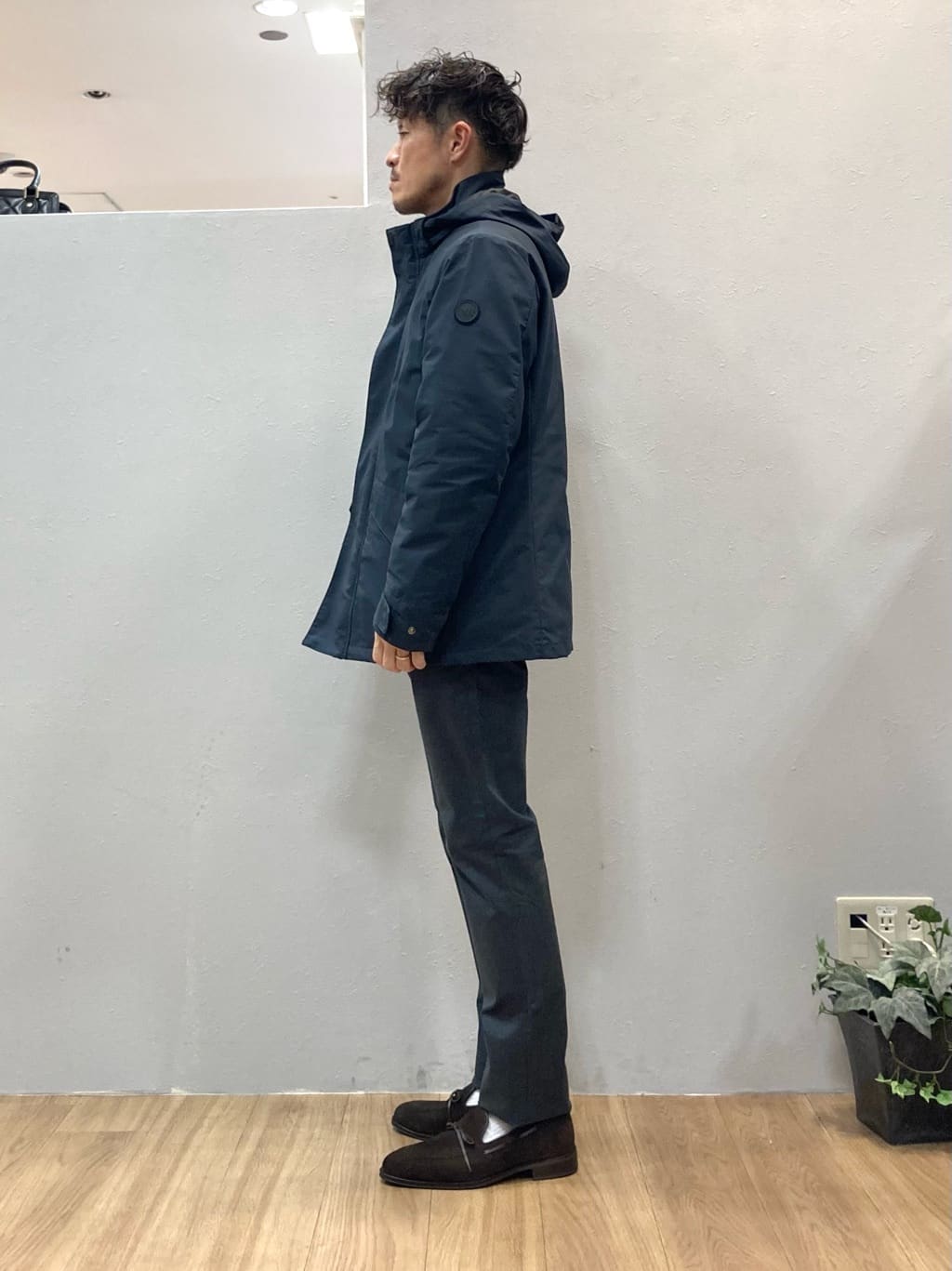 シュンさんの「TAKEO KIKUCHI｜【全7サイズ&times;8色展開！】トップマルチヘリンボン パンツ」を使ったコーディネート