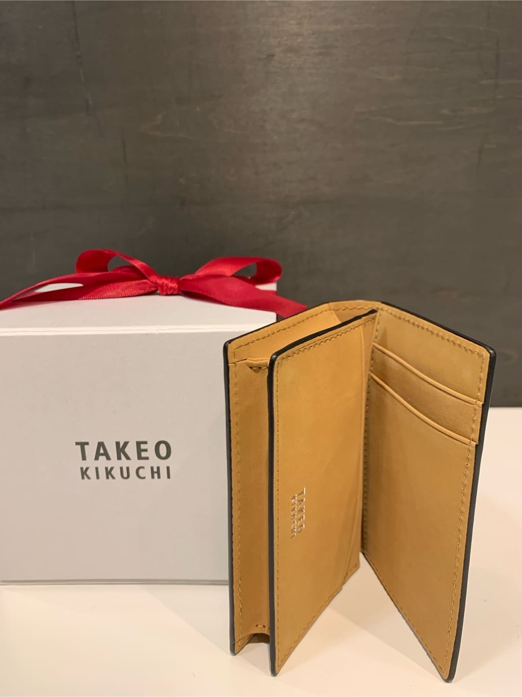 木村剛さんの「TAKEO KIKUCHI｜【ソフト＆ナチュラル】ミニメッシュ レザー 名刺入れ」を使ったコーディネート