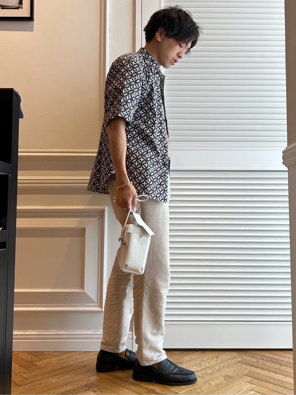 須田　慎二郎さんの「DRESSTERIOR｜【撥水加工/Safari5月号掲載】ローファー」を使ったコーディネート