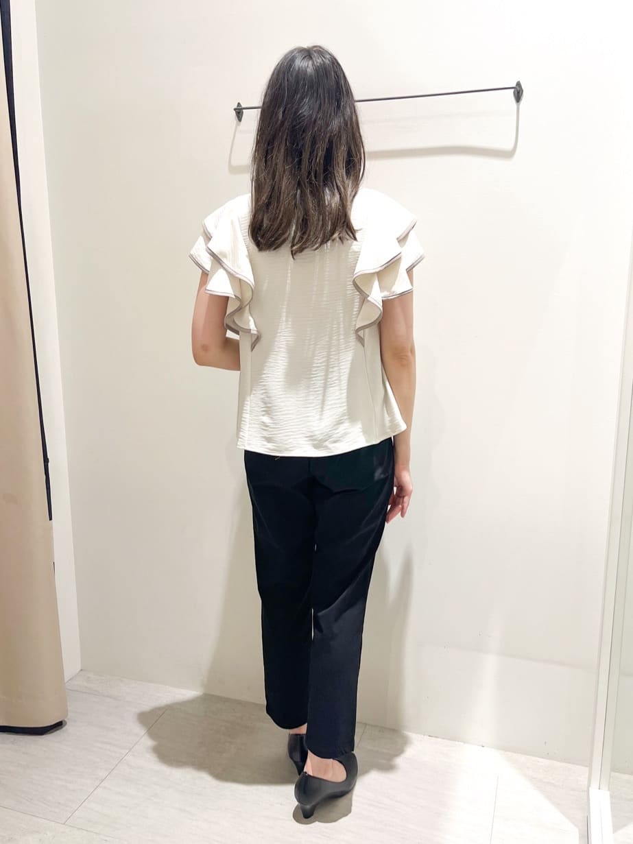 みーちゃんさんの「grove｜【ふわっと心地よい足入れ】やわここち(R)Vカットパンプス」を使ったコーディネート