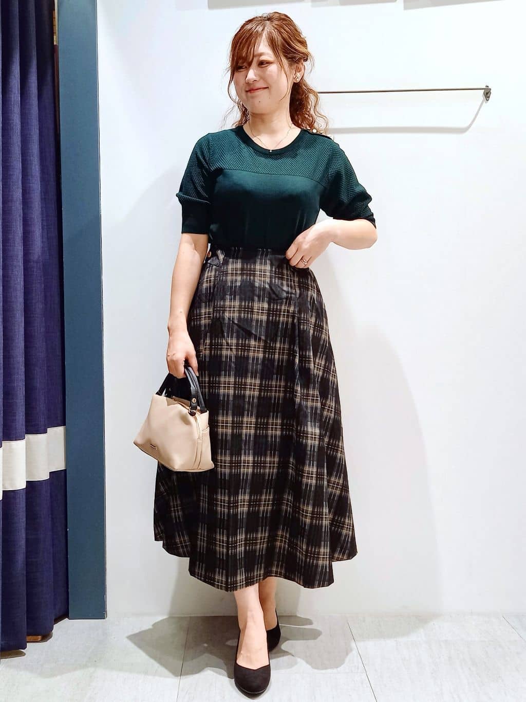 miiさんの「grove｜【ふわっと心地よい足入れ】やわここち(R)Vカットパンプス」を使ったコーディネート