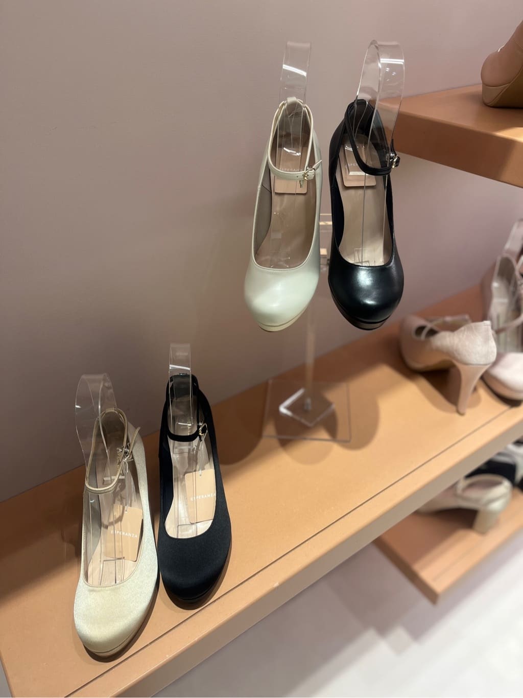 neinaさんの「ESPERANZA｜3WAYチャンキーヒールパンプス」を使ったコーディネート