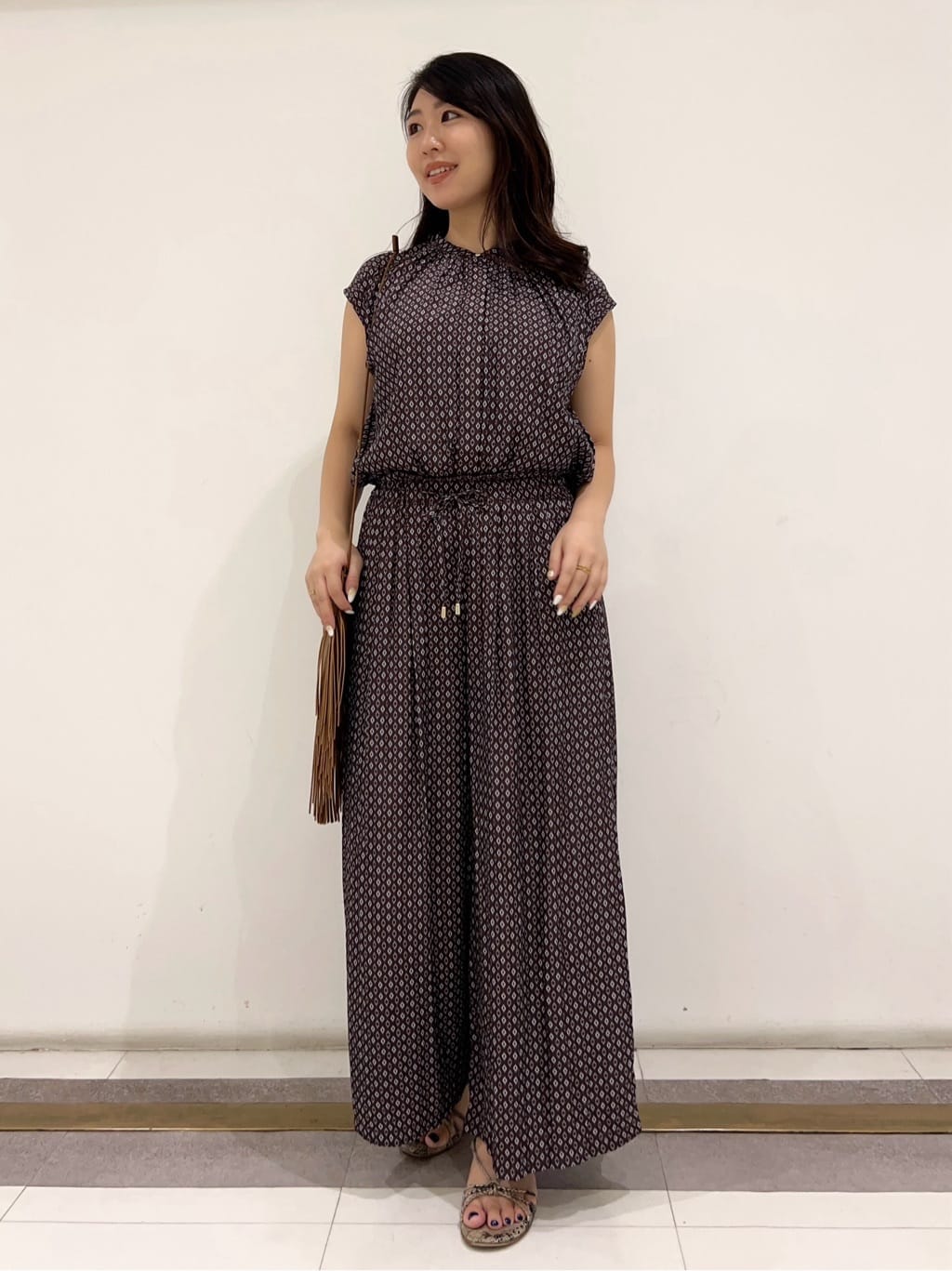 YURIさんの「UNTITLED｜【洗える通勤スーツ】レジェールギャバ　ストレッチカラーレスジャケット」を使ったコーディネート