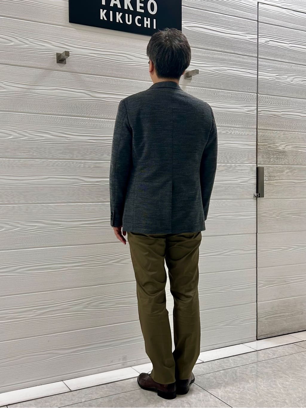 すーさんの「TAKEO KIKUCHI｜【オフィスカジュアル対応】ドレス チノパンツ」を使ったコーディネート