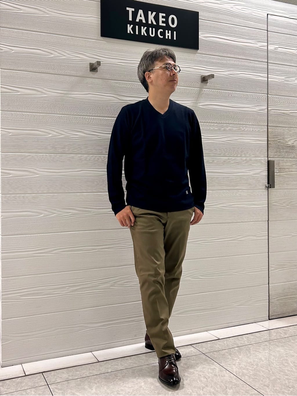 すーさんの「TAKEO KIKUCHI｜【オフィスカジュアル対応】ドレス チノパンツ」を使ったコーディネート