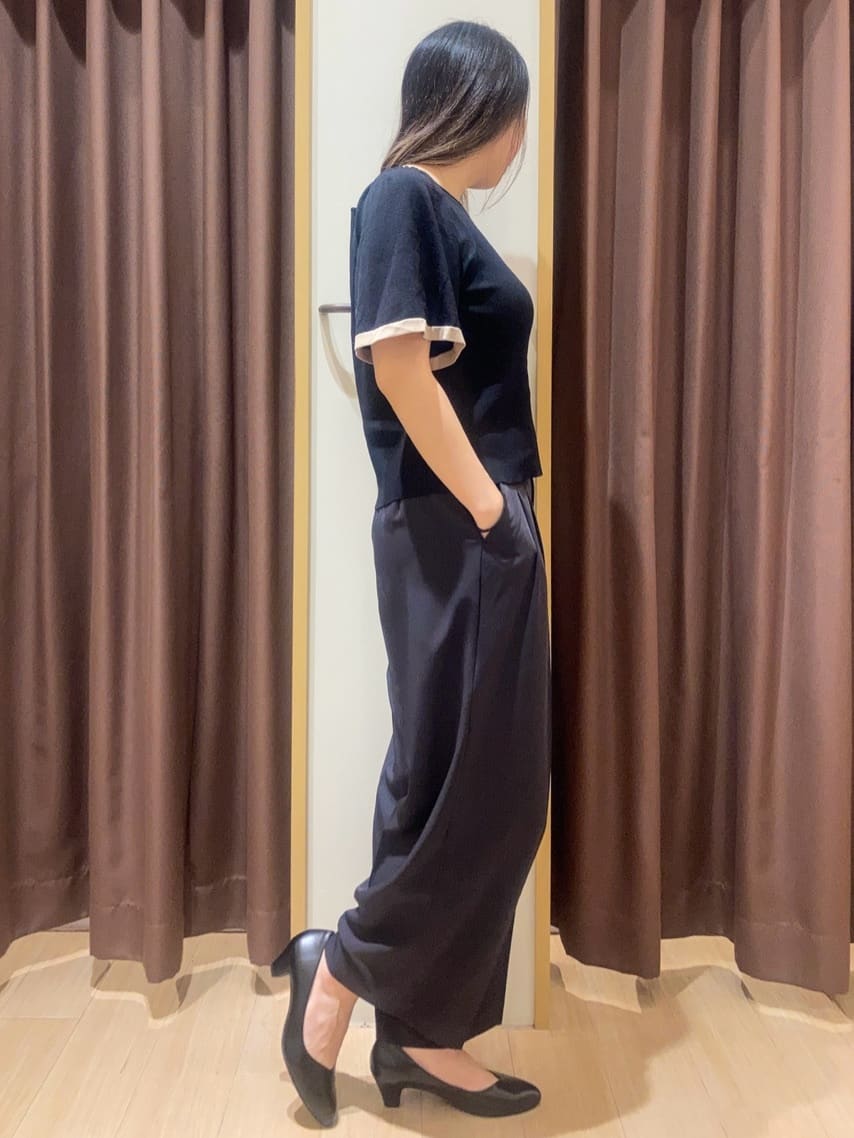 すーさんの「grove｜【ふわっと心地よい足入れ】やわここち(R)Vカットパンプス」を使ったコーディネート