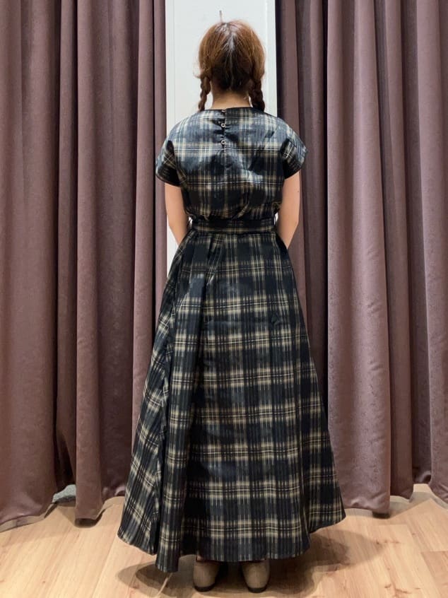みちゃさんの「grove｜メタルパーツローファーパンプス【晴雨兼用】」を使ったコーディネート