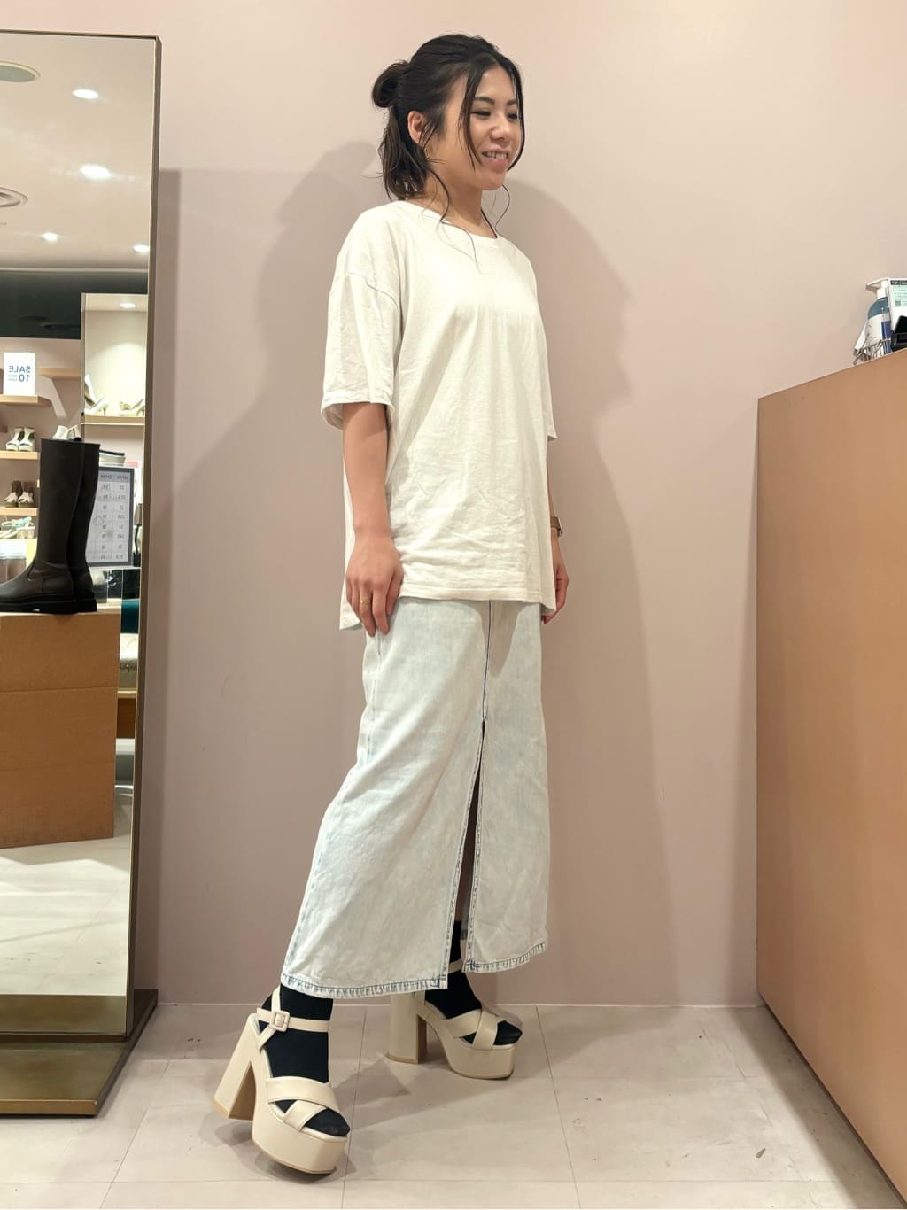 Akiさんの「ESPERANZA｜ラク盛り厚底サンダルⅢ」を使ったコーディネート