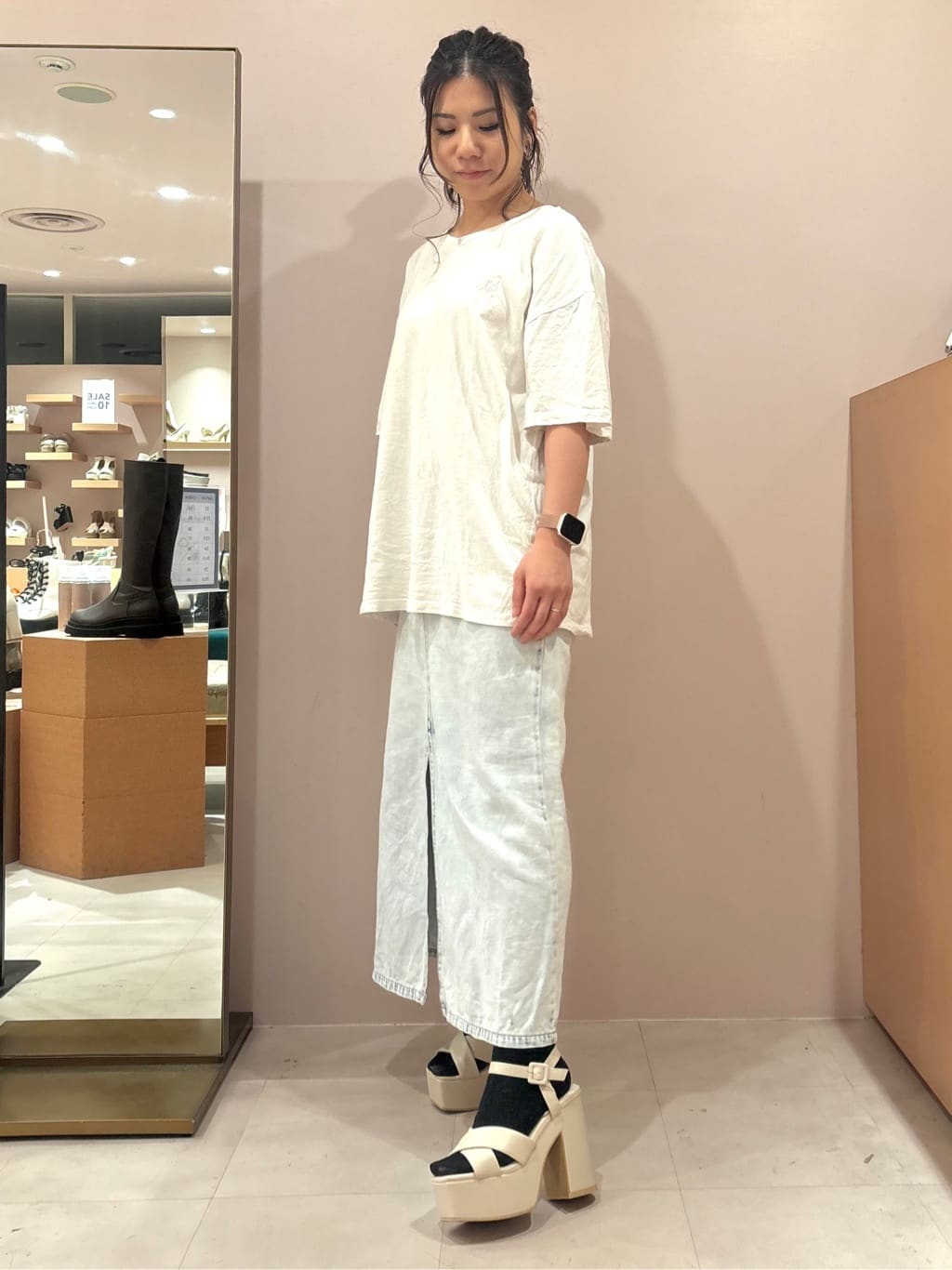 Akiさんの「ESPERANZA｜ラク盛り厚底サンダルⅢ」を使ったコーディネート