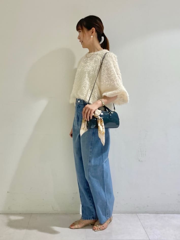 erikoさんの「UNTITLED｜【手洗い／58cm正方形】ベルトプリントスカーフ」を使ったコーディネート