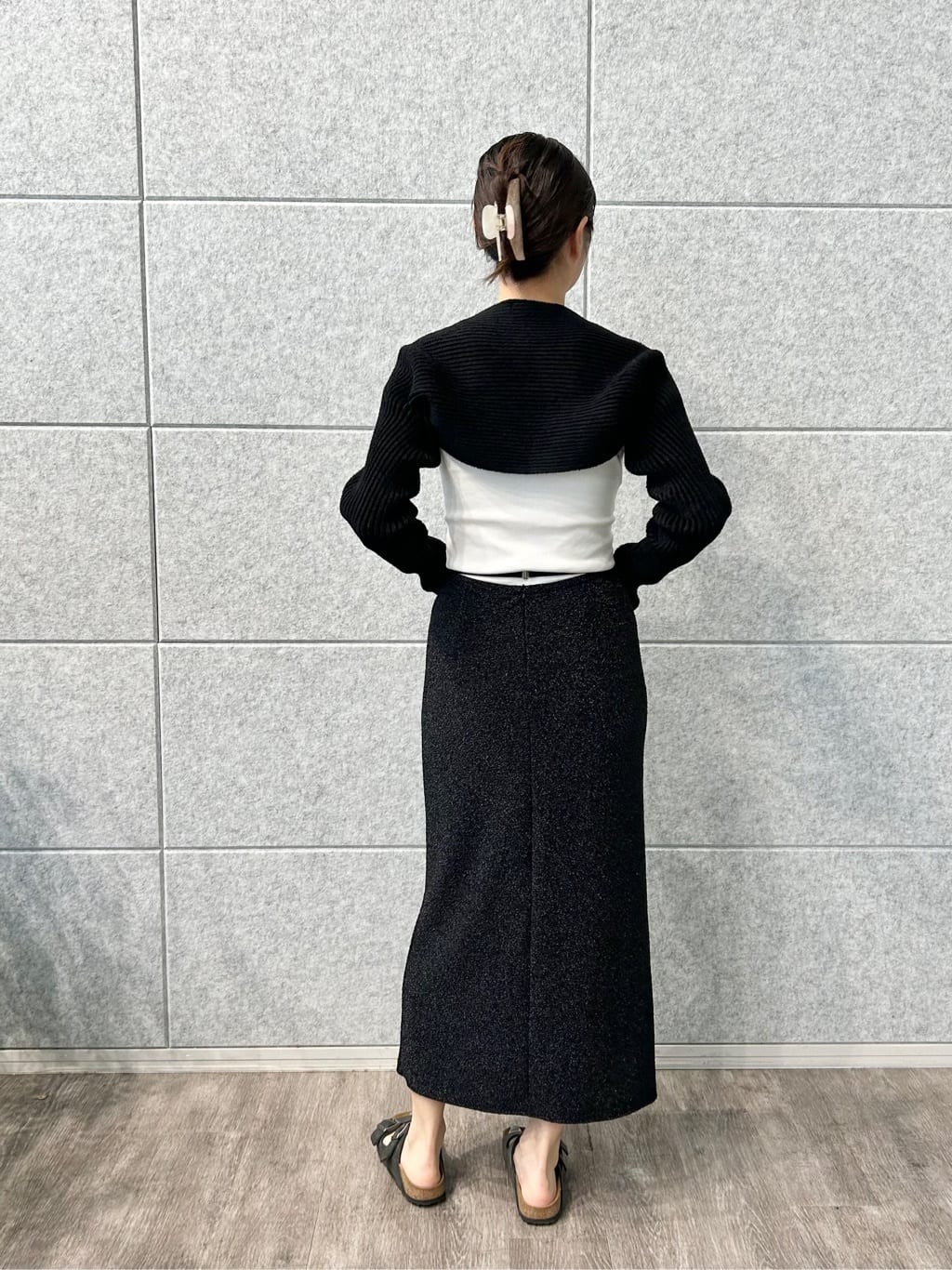 harunaさんの「CODE A｜lame skirt」を使ったコーディネート