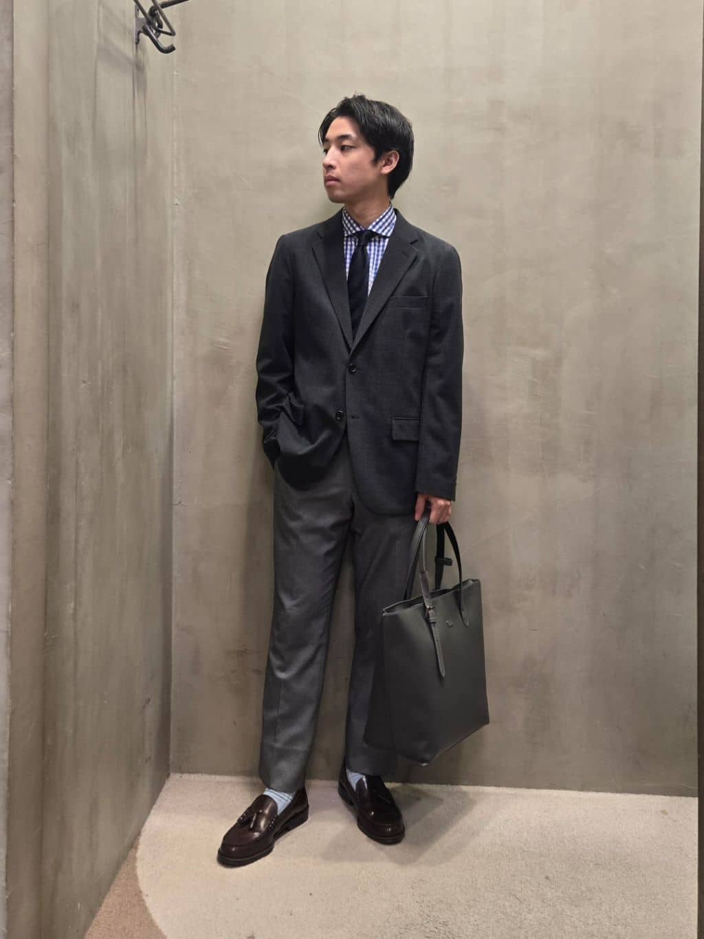 白木駆さんの「TAKEO KIKUCHI｜【Made in JAPAN】TANGOストライプ ネクタイ」を使ったコーディネート