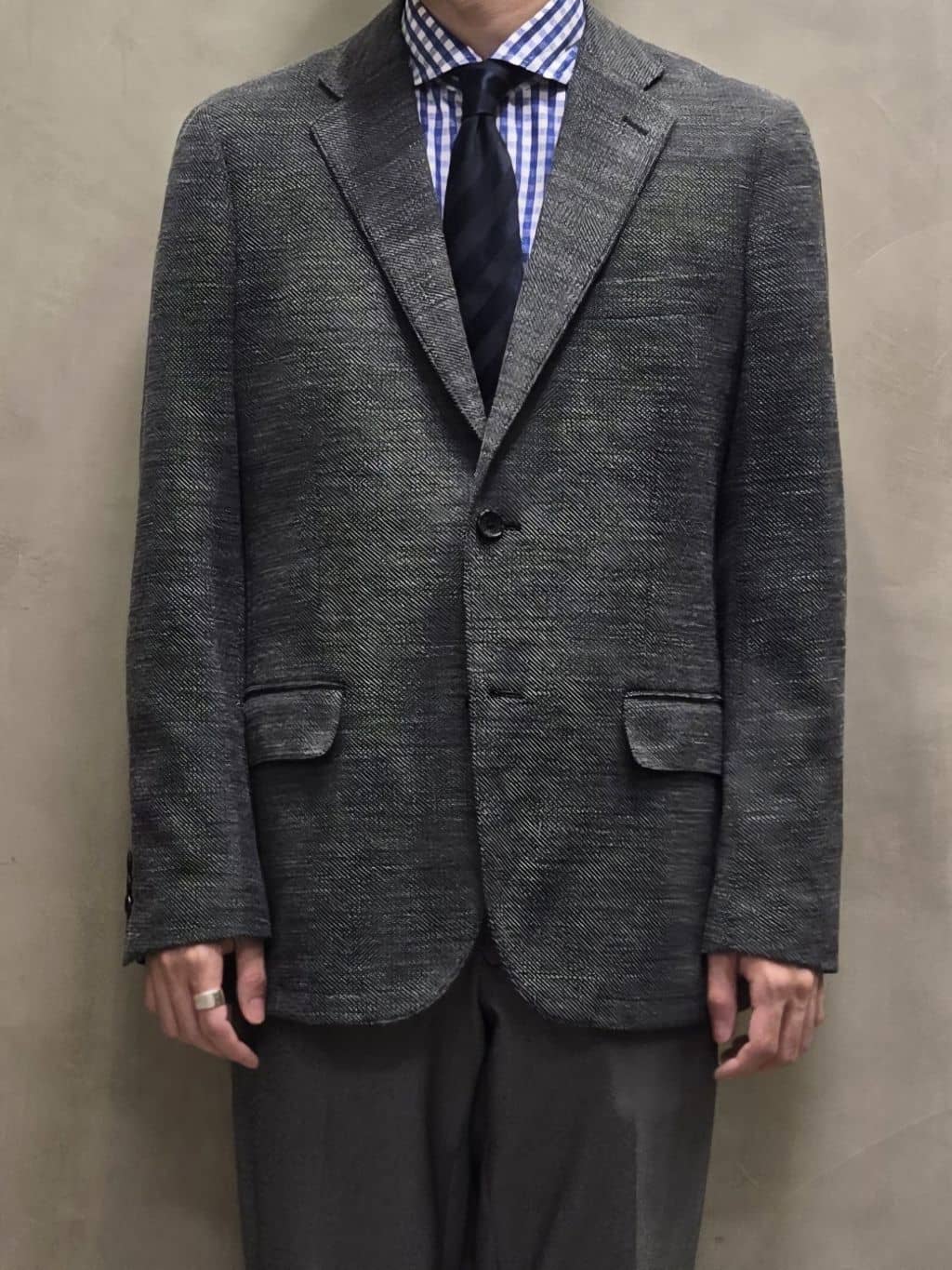 白木駆さんの「TAKEO KIKUCHI｜【Made in JAPAN】TANGOストライプ ネクタイ」を使ったコーディネート