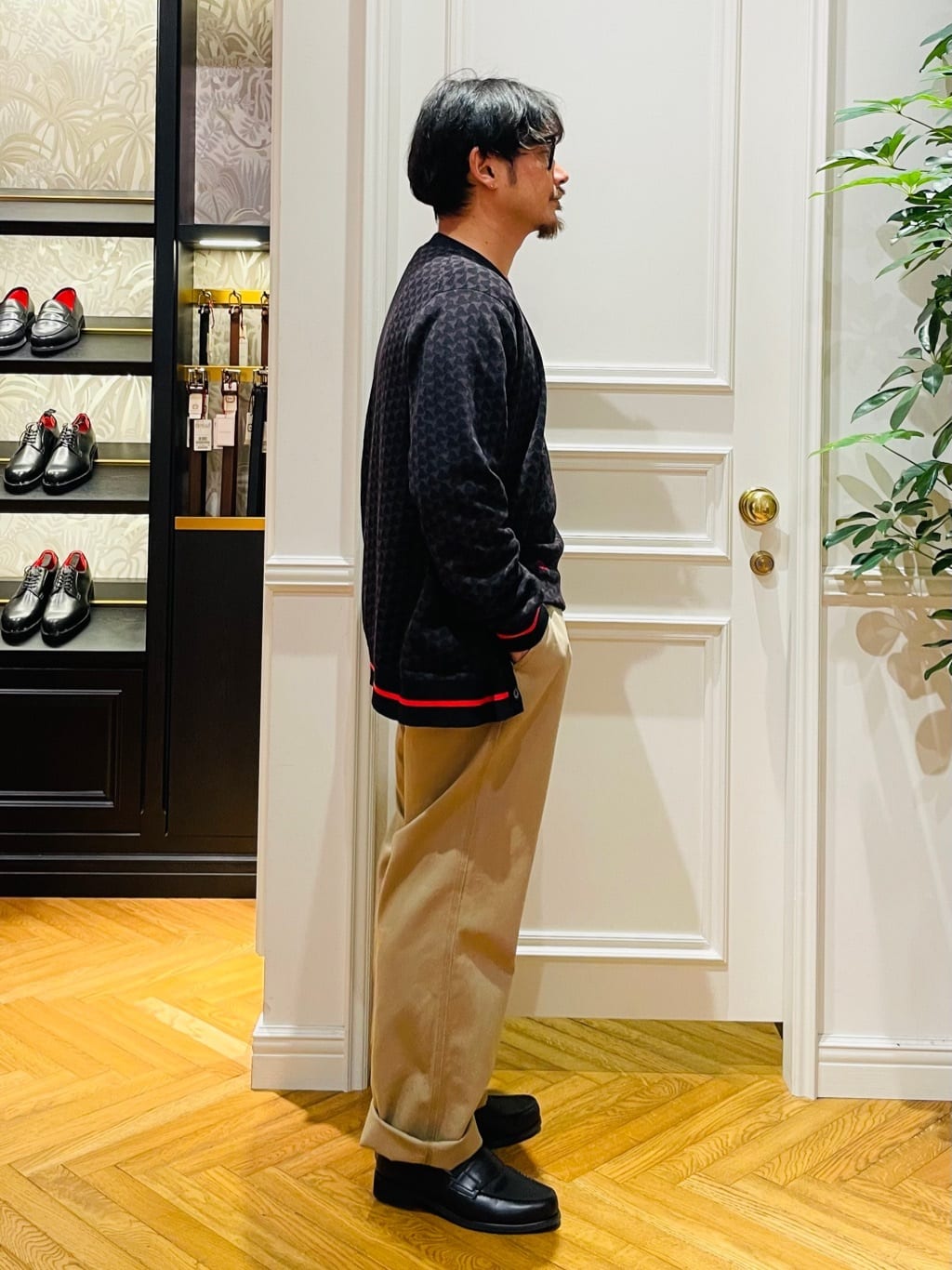 鶴田大士さんの「DRESSTERIOR｜【撥水加工/Safari5月号掲載】ローファー」を使ったコーディネート