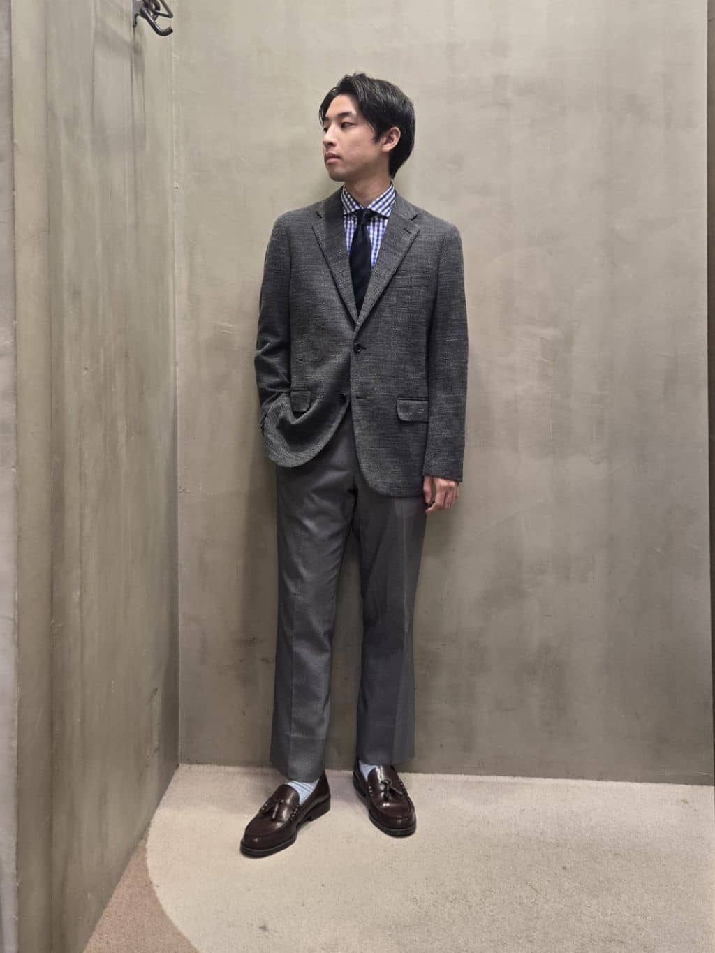 白木駆さんの「TAKEO KIKUCHI｜【Made in JAPAN】TANGOストライプ ネクタイ」を使ったコーディネート