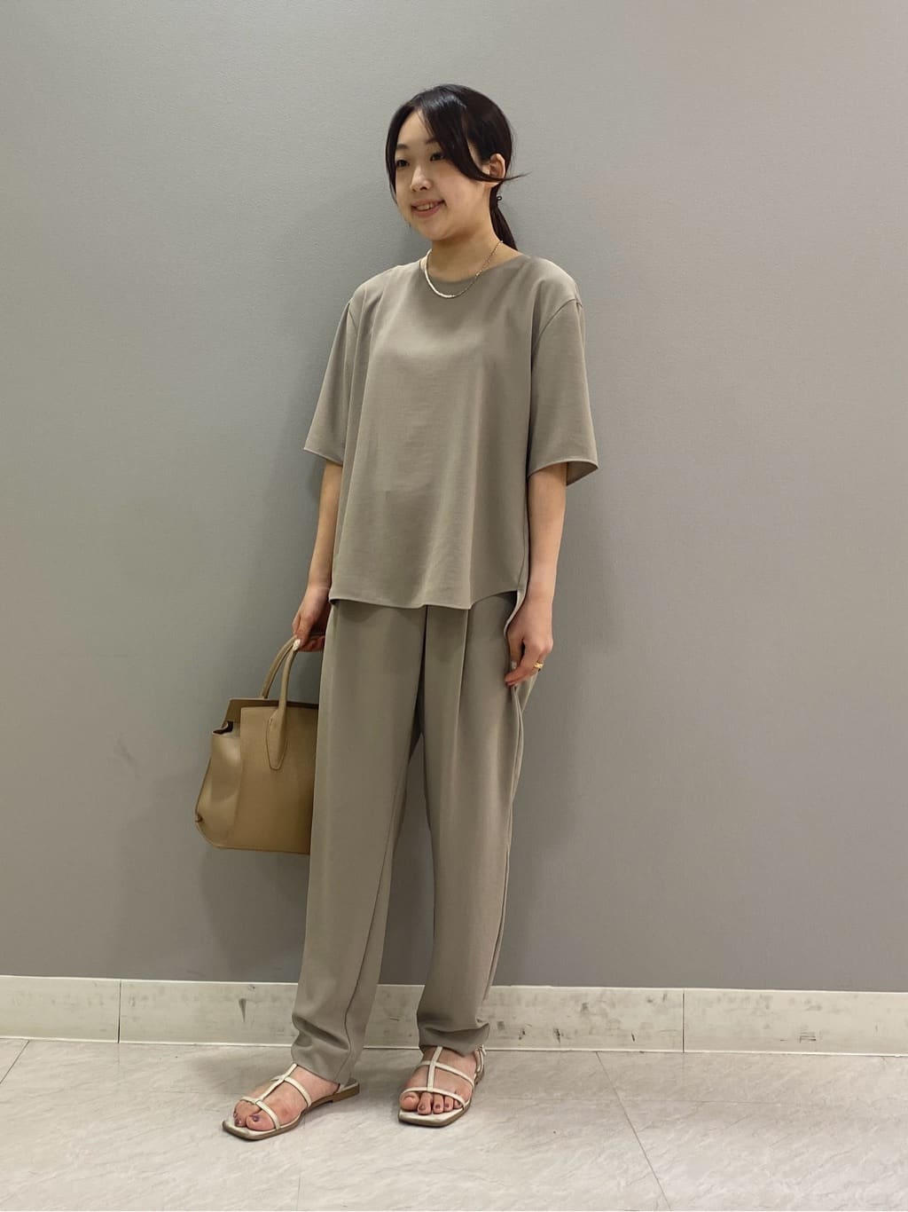 momoさんの「INDIVI｜◆【合皮／マルチWAY／サブバッグ付】ミニショルダーバッグ」を使ったコーディネート