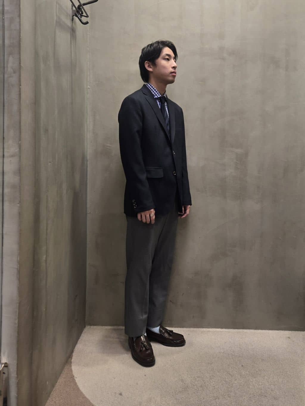 白木駆さんの「TAKEO KIKUCHI｜【Made in JAPAN】TANGOストライプ ネクタイ」を使ったコーディネート