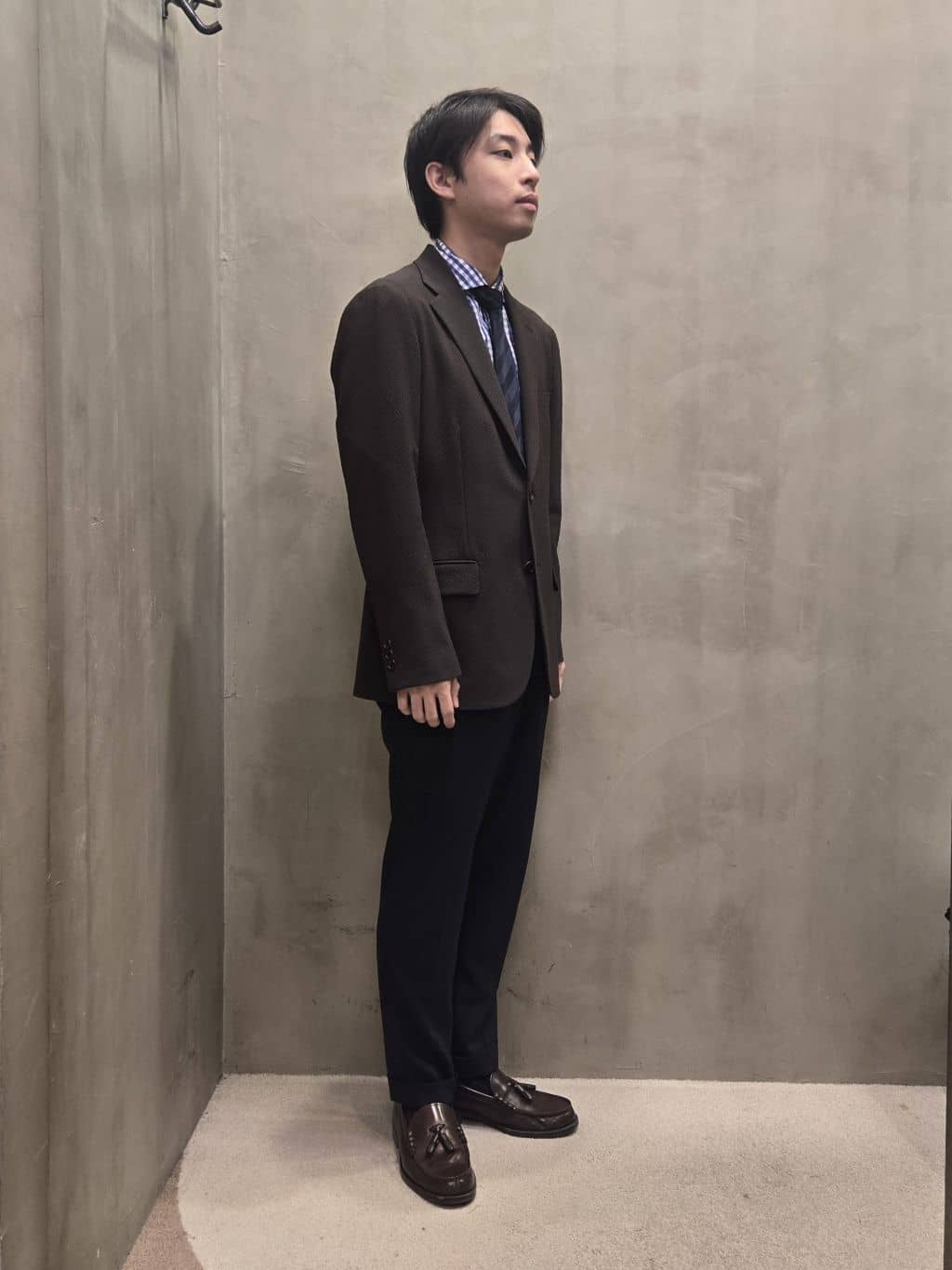 白木駆さんの「TAKEO KIKUCHI｜【Made in JAPAN】TANGOストライプ ネクタイ」を使ったコーディネート