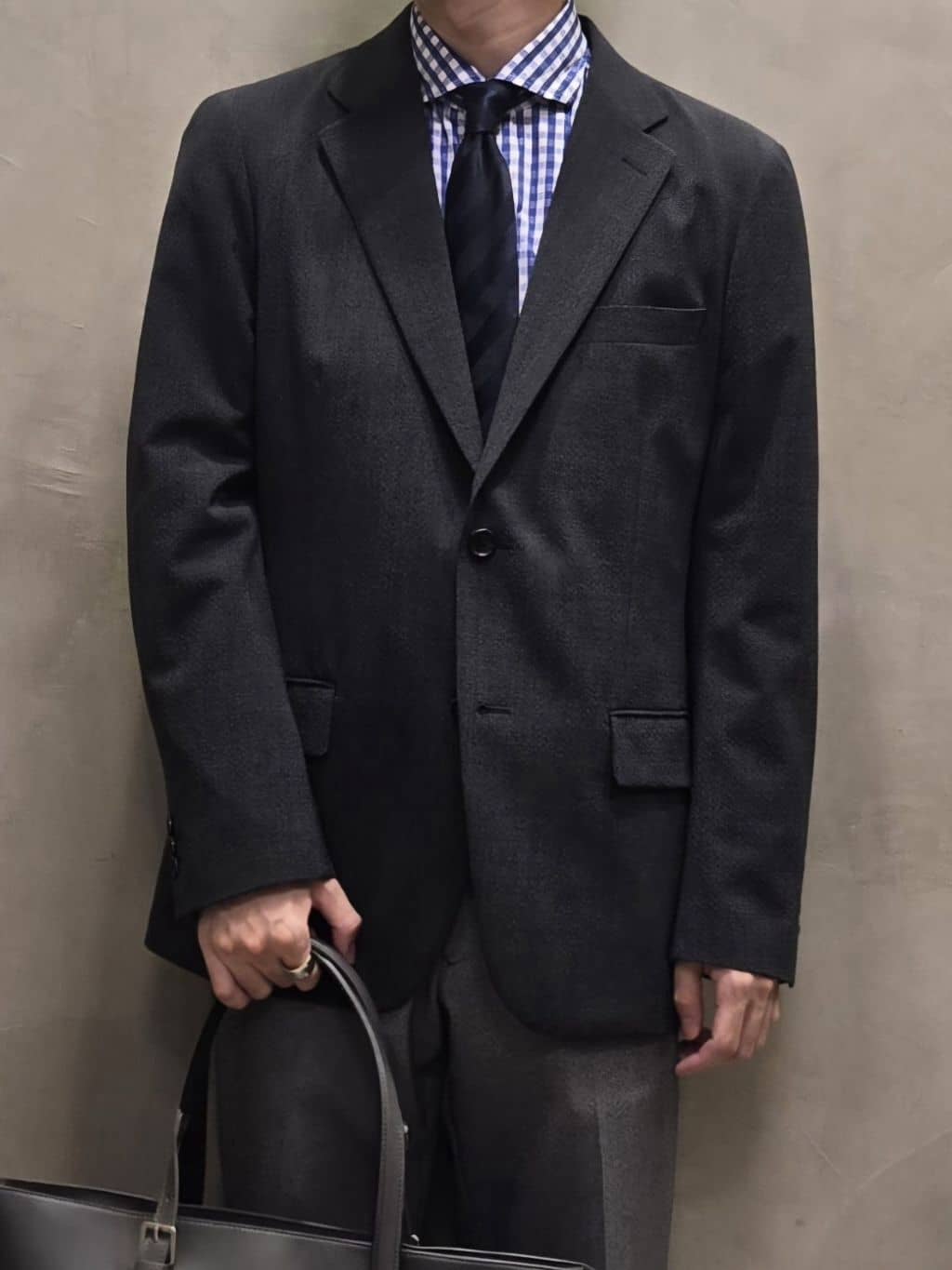 白木駆さんの「TAKEO KIKUCHI｜【Made in JAPAN】TANGOストライプ ネクタイ」を使ったコーディネート