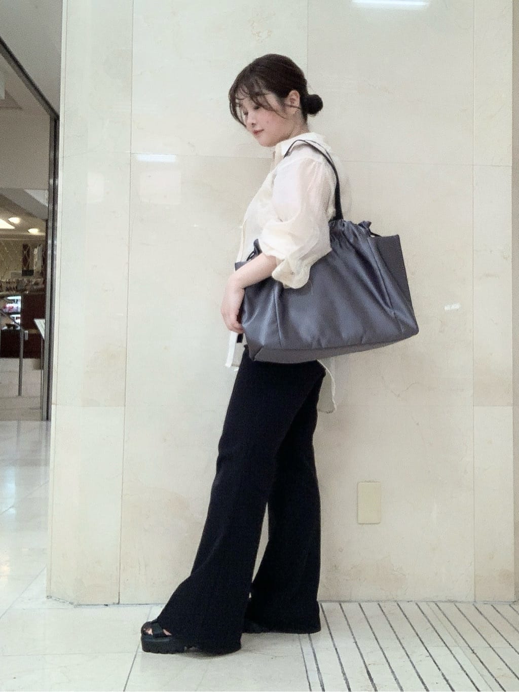 mさんの「HIROKO HAYASHI｜LUINI SATINE（ルイーニ サティーネ）トートバッグ」を使ったコーディネート