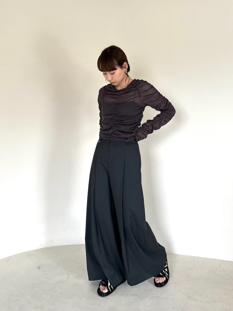 designer yukaさんの「CODE A｜sheer gathered jersey top」を使ったコーディネート