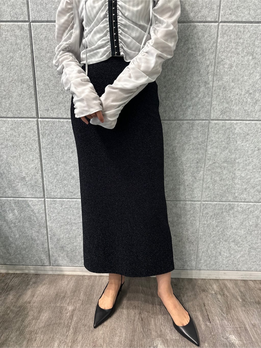 uchi__yamaさんの「CODE A｜lame skirt」を使ったコーディネート
