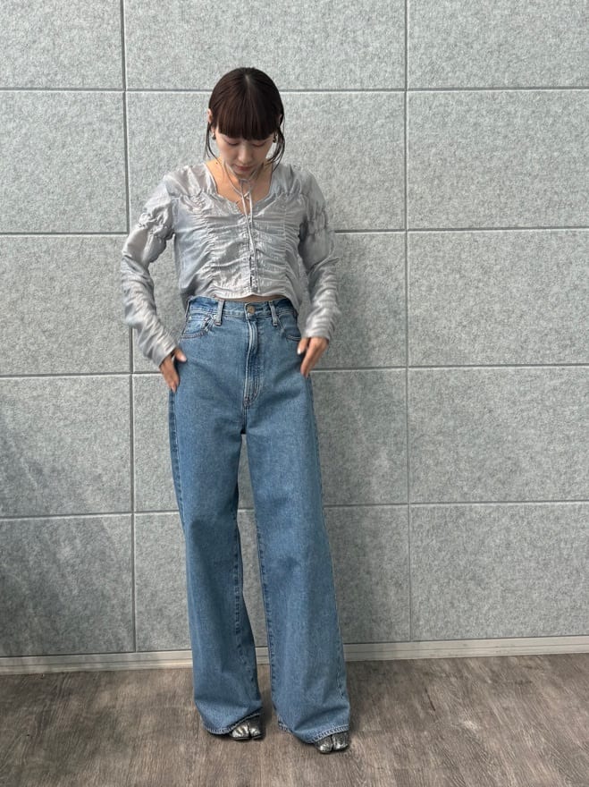 designer yukaさんの「CODE A｜gathered shiny blouse」を使ったコーディネート