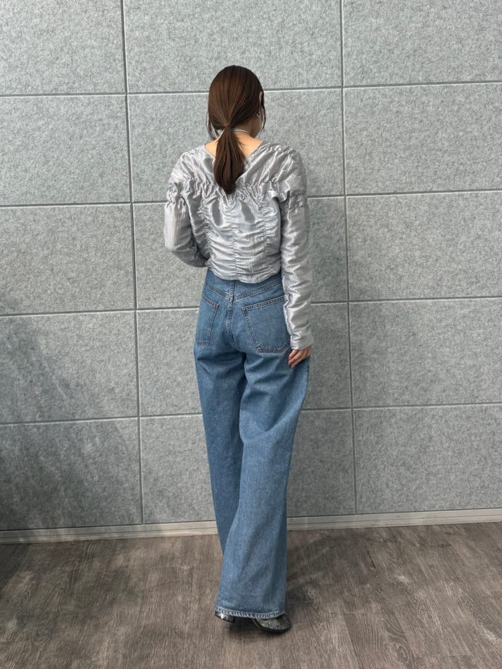 designer yukaさんの「CODE A｜gathered shiny blouse」を使ったコーディネート